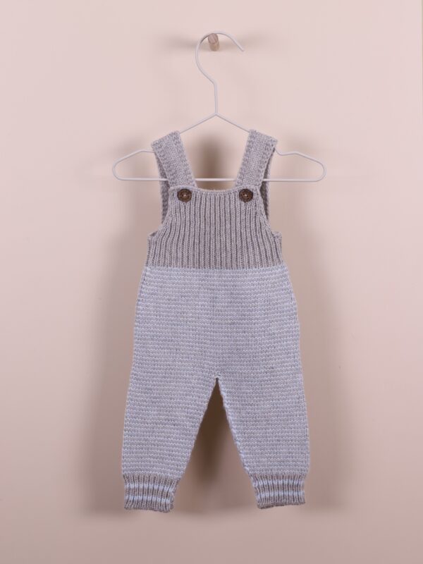 Knitted dungarees with coconut buttons opening | Wedoble